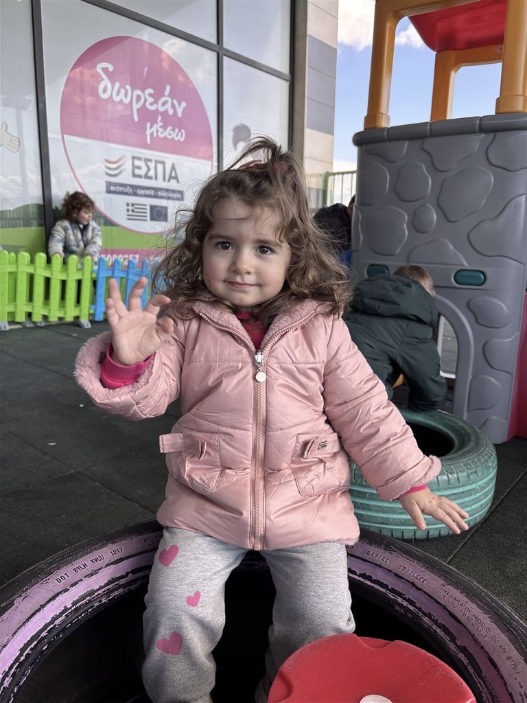 Παιδιά στον μεταβρεφικό σταθμό Εύοσμος Θεσσαλονίκη